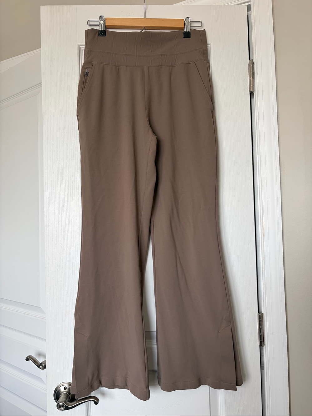 Athleta Wide Leg Pants S Taupe Beige High Rise Ribbed Waist Zip Pocket Active